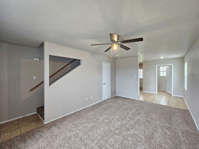Building Photo - 4601 Hudson Dr