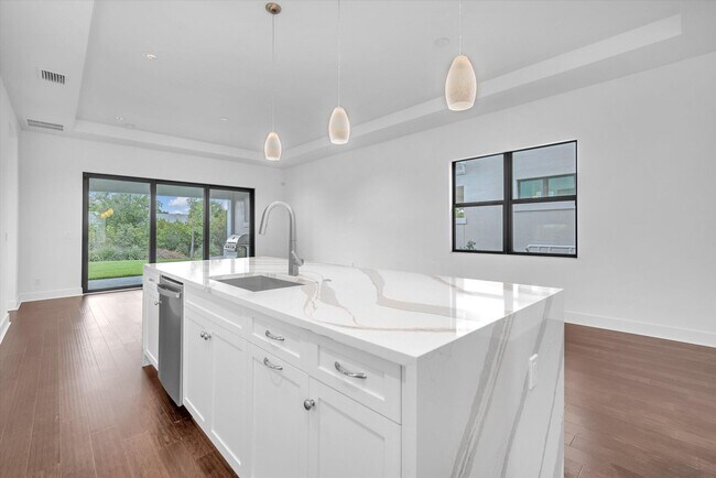 Building Photo - 13482 Artisan Cir