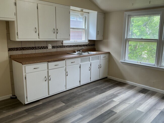 Primary Photo - 3139 N 44th St