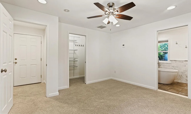 Building Photo - 3194 St Johns Ln