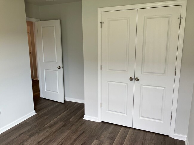 Building Photo - 3 Bedroom 2 Bathroom House- Groves at Sout...