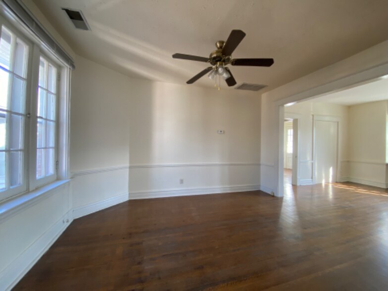 Building Photo - 6401 Alamo Ave