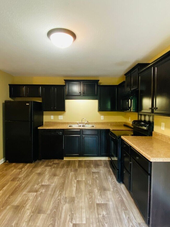 Building Photo - 1725 Thistlewood Dr
