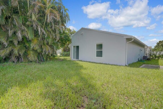 Building Photo - 8389 Rural Ln