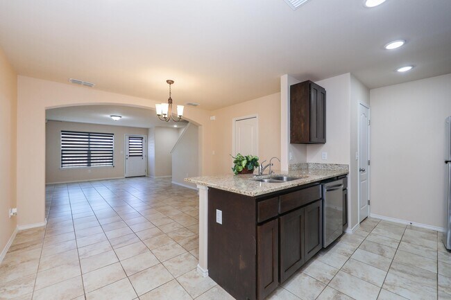 Building Photo - 5609 Montevista Dr