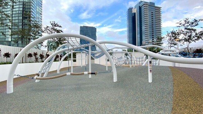 Building Photo - 1000 Auahi St
