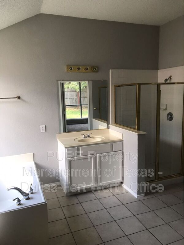 Building Photo - 6208 Bowin Dr