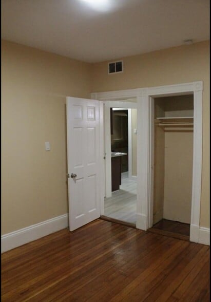 Building Photo - 240 Centre St