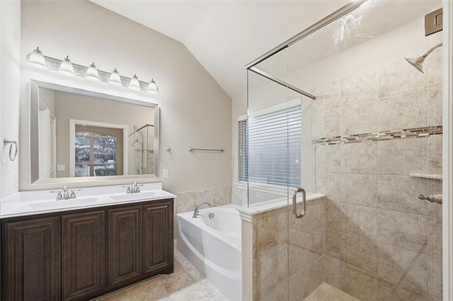 Building Photo - 556 Avery Pt