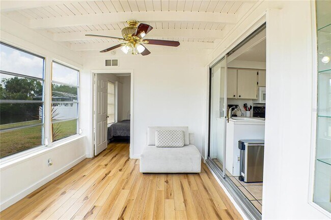 Building Photo - 644 Bonita Ct