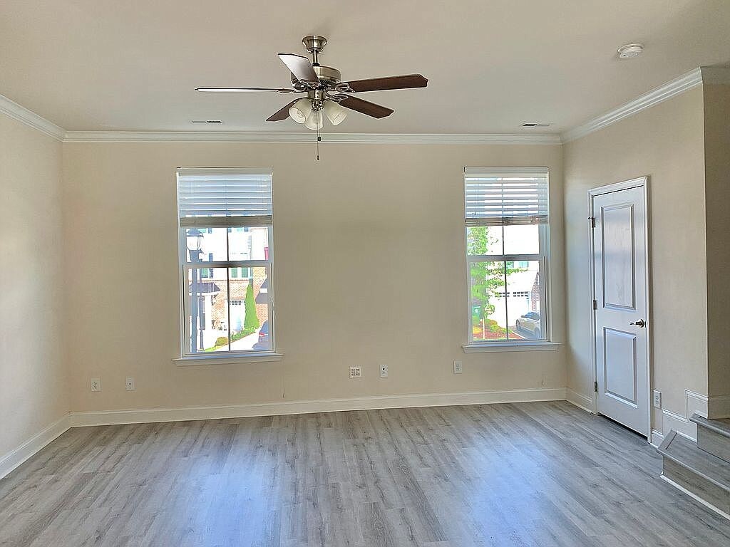 Building Photo - Room in Townhome on Suffield Way
