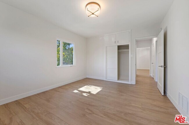 Building Photo - 1252 N Crescent Heights Blvd