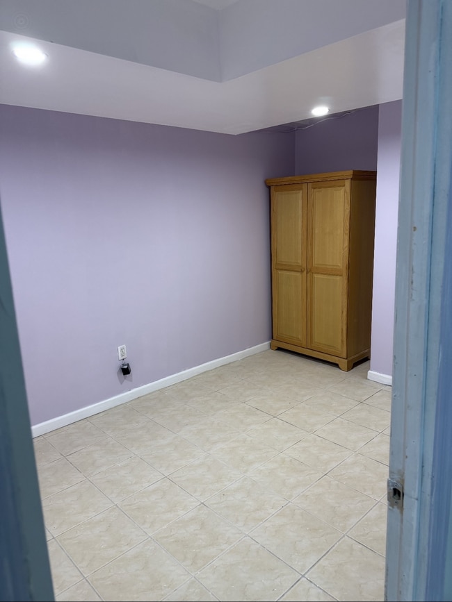 Building Photo - 38 Graham St