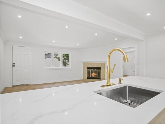 Primary Photo - 28 Crescent Park Rd