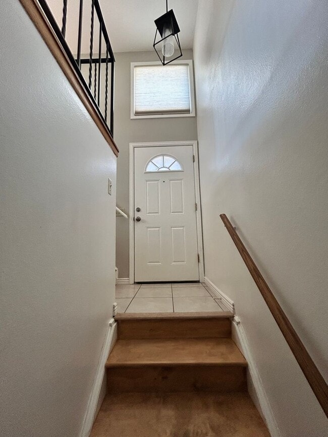 Building Photo - 1438 Hover St