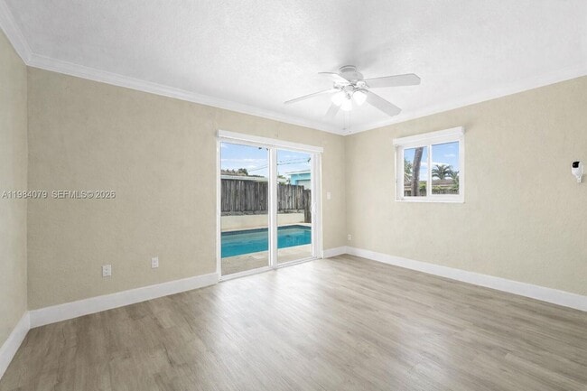 Building Photo - 5721 SW 38th Ct