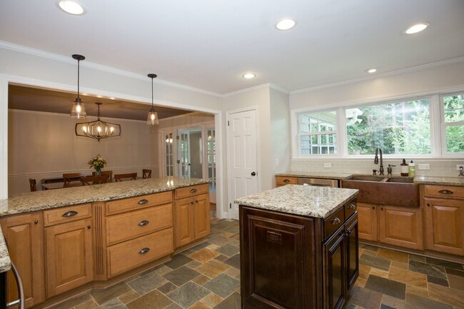 Building Photo - Stunning home in Weymouth Woods Southern P...