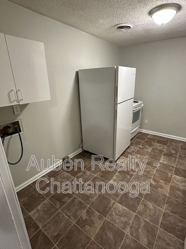 Building Photo - 105 Hunt Ave