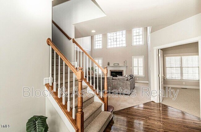 Building Photo - 9244 Palm Bay Cir