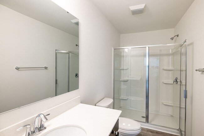 Building Photo - NEW 2 Bedroom Townhome in Lowell (Minutes ...