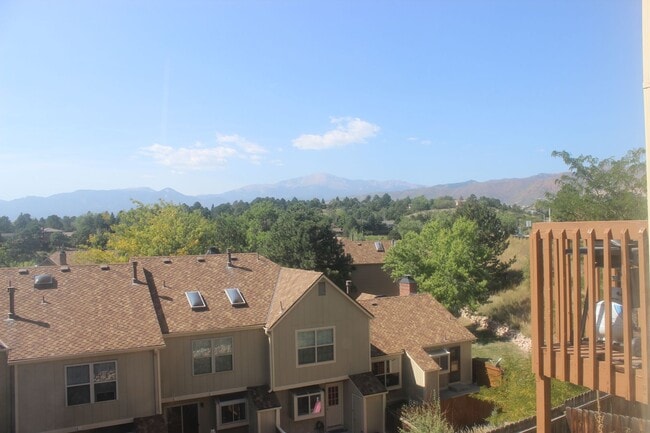 Building Photo - FURNISHED Two Bedroom Two Bath Condo on the North-West Side