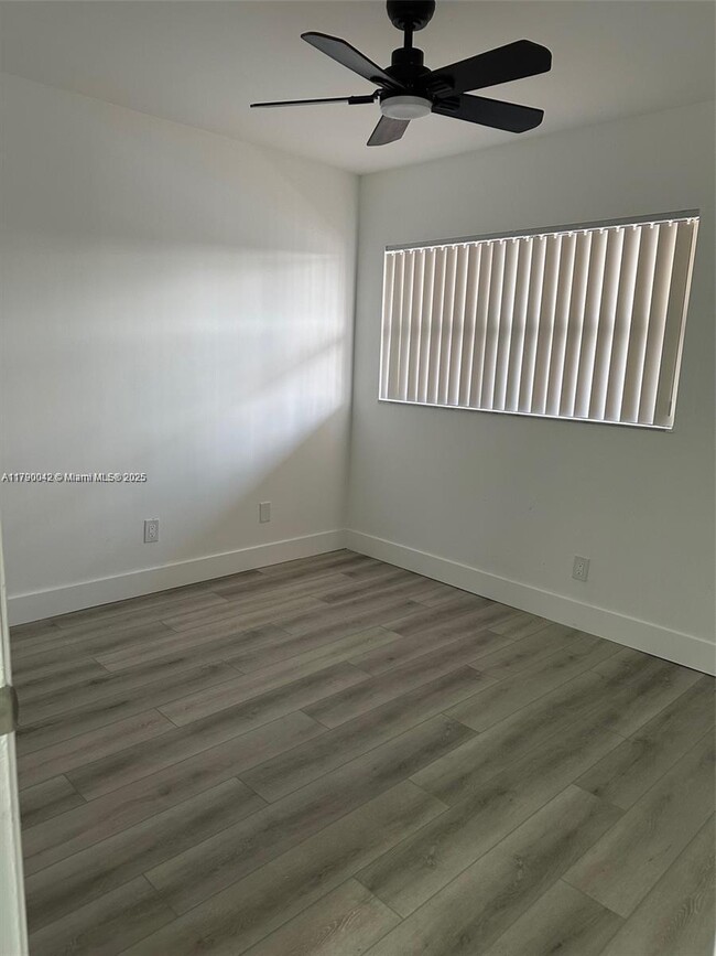 Building Photo - 3399 Foxcroft Rd