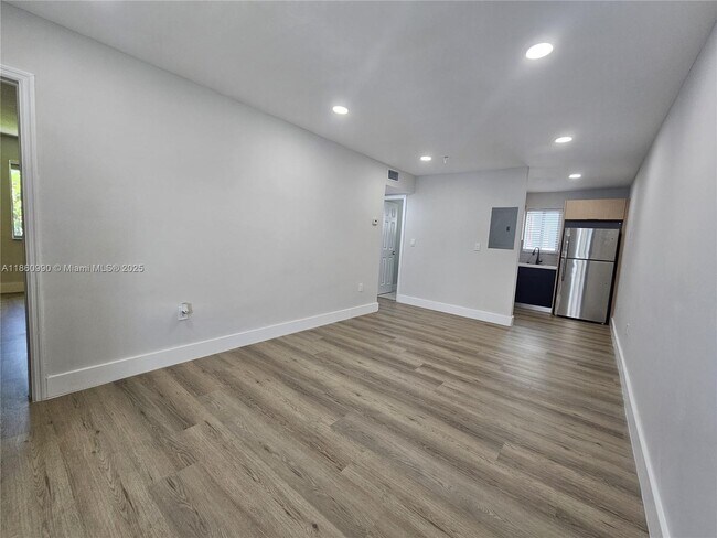 Building Photo - 560 NE 63rd St
