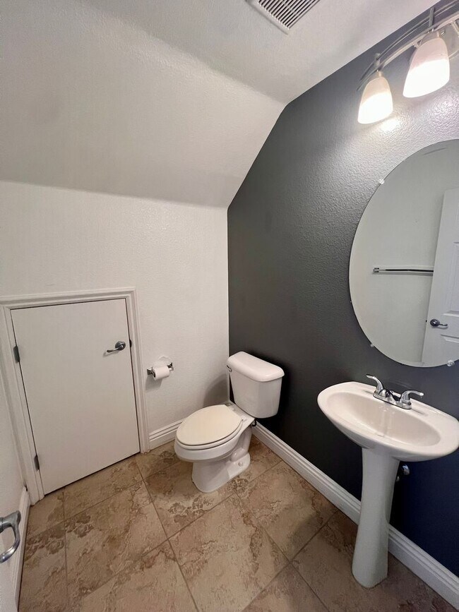 Building Photo - Gated Community / Providence Community / 4...