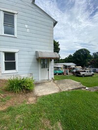 Building Photo - 1239 Fourth St Slatington PA 18080