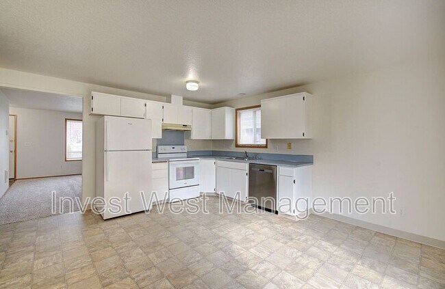 Building Photo - 14411 SE 7th St