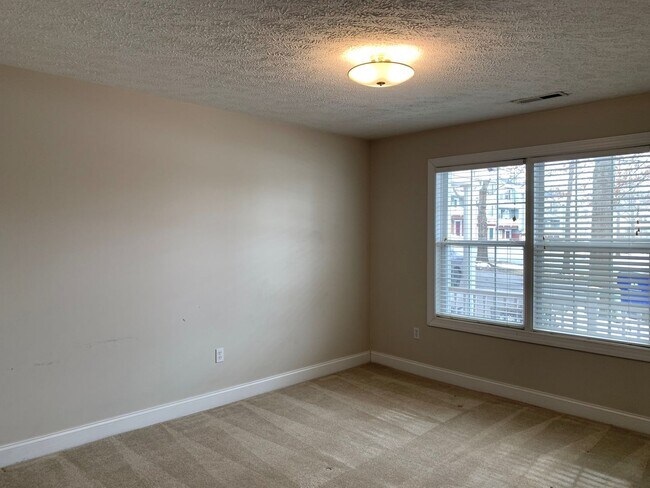Building Photo - 190 Willow Oak Dr NW