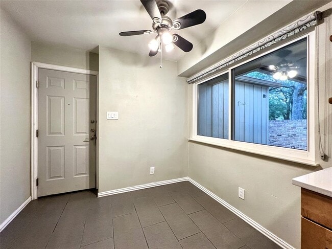 Building Photo - 8305 Greenslope Dr