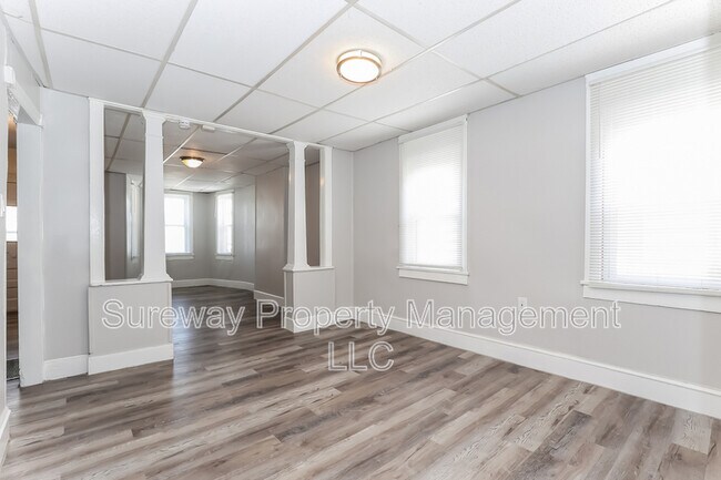 Building Photo - 15 Marshall Ave