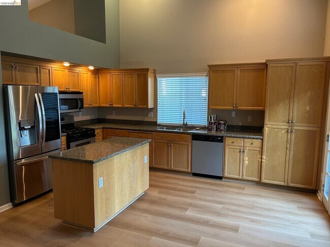Building Photo - 501 Red Rome Ln
