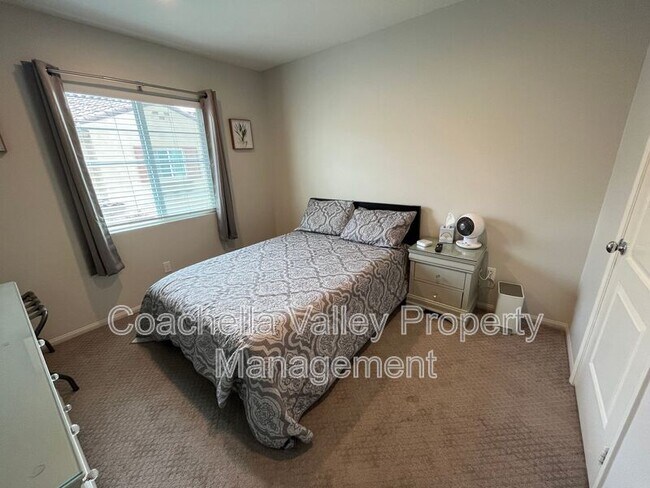 Building Photo - 321 Paseo Gusto