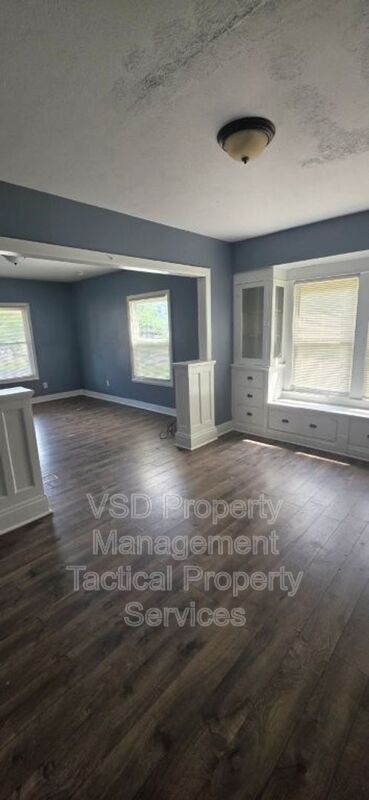 Building Photo - 3486 W 60th St