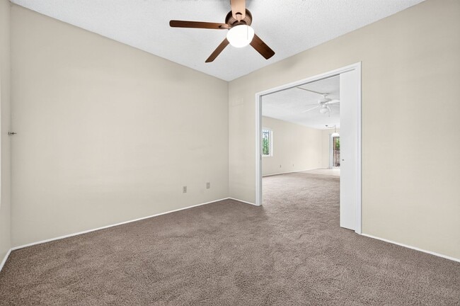 Building Photo - 510 W Cll Lago