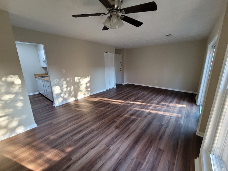 Building Photo - 1310 Louisville Rd