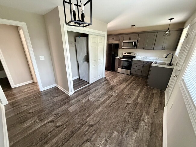 Building Photo - East Nashville 2-bedroom in a location you’ll love!