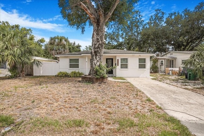 Primary Photo - 3307 W Ballast Point Blvd