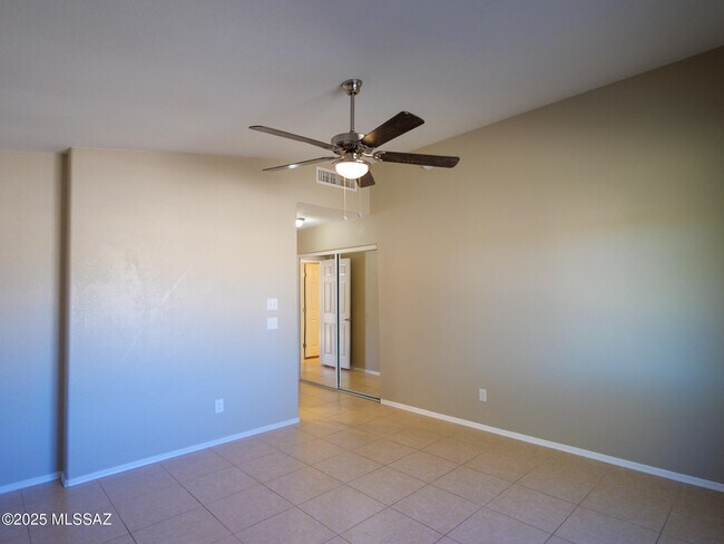 Building Photo - 1672 W Wood Crest Ct