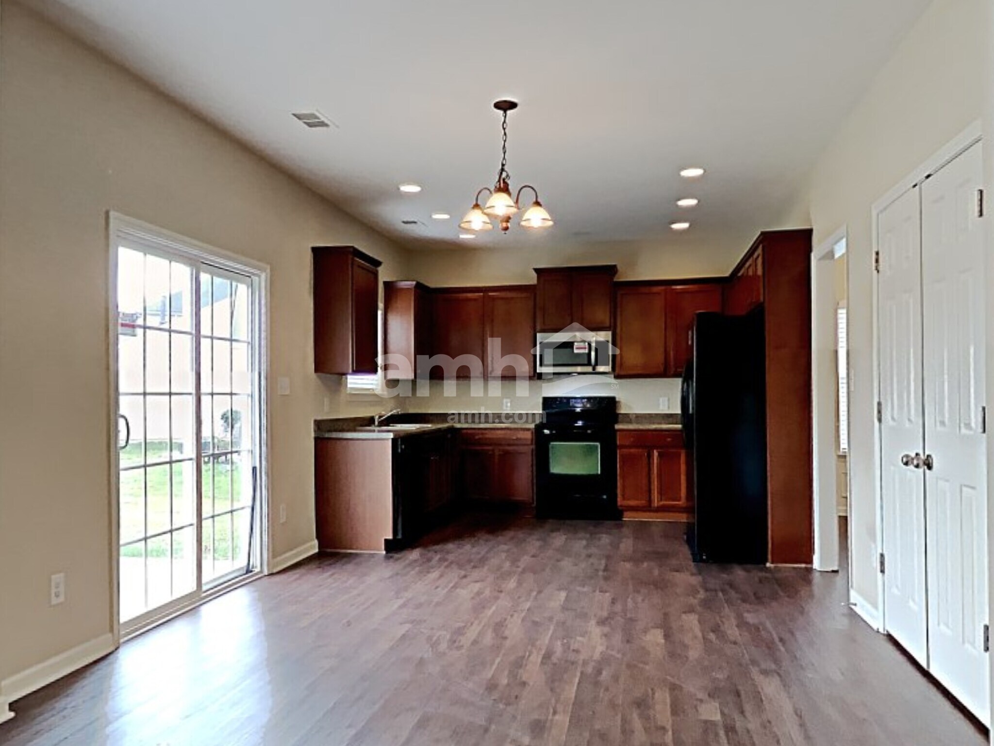 Building Photo - 3722 Green Pasture Rd