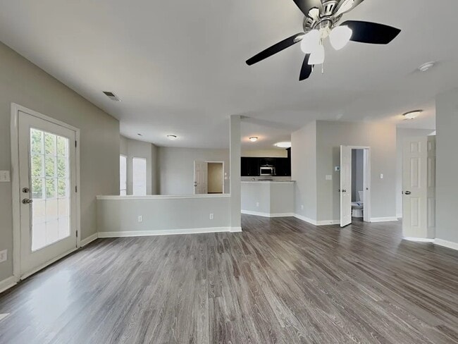 Building Photo - 7022 Tanners Creek Dr