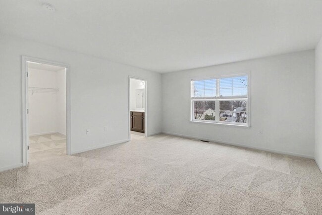 Building Photo - 7867 Oakbrook Dr