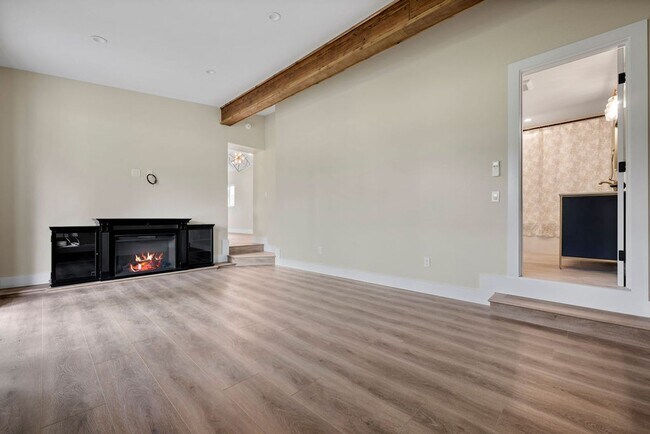 Building Photo - 2 bedroom 2 bath with one car garage on a gated property surrounded by vineyard views Water and S...