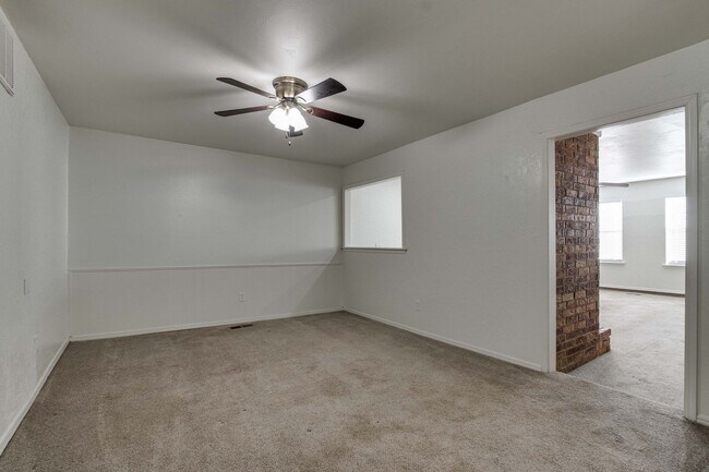 Building Photo - Three bed/2.5 bath in Harvest Hills