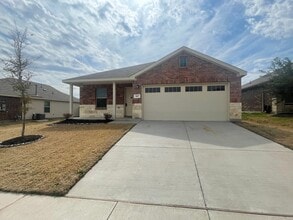 Building Photo - For Rent | Sendera Ranch | 3BD/2BA | 1,300 SF | Pets Welcome