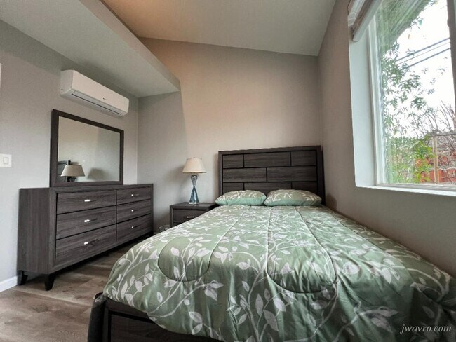 Building Photo - 476 Fiesta Dr