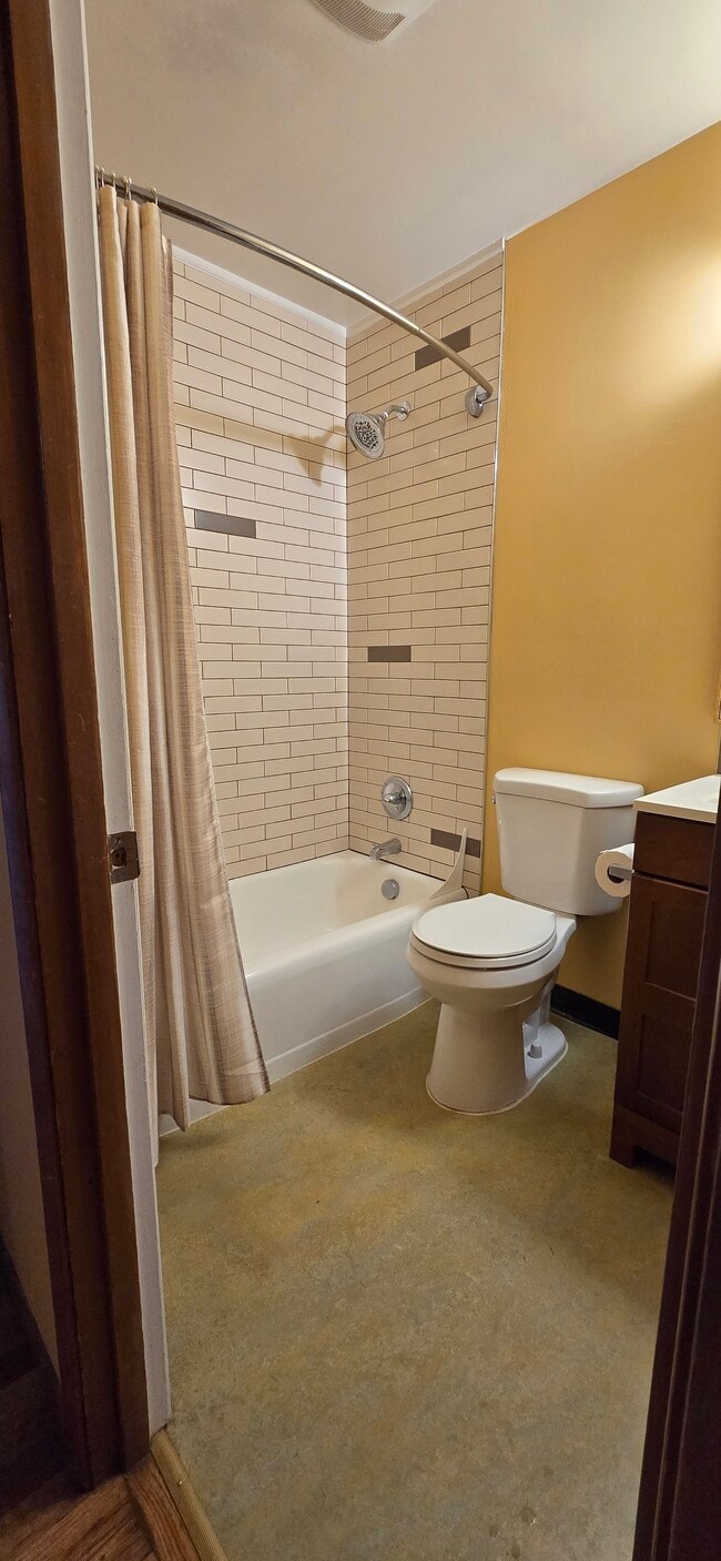 Building Photo - Troy