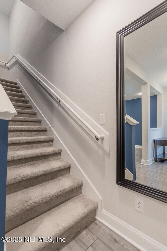 Building Photo - 14056 Sterely Ct S